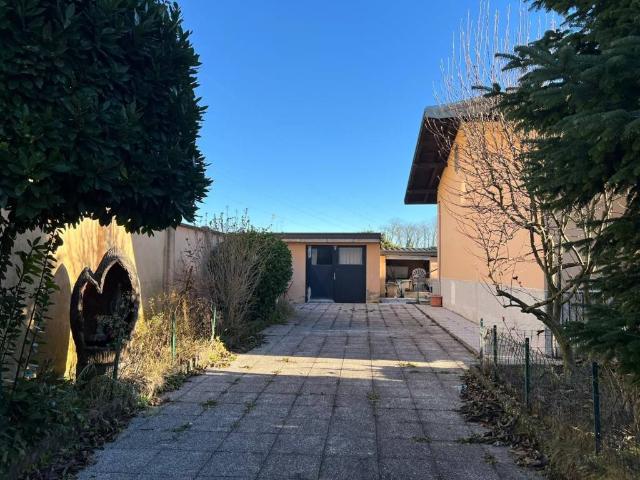 Villa in vendita a Busto Garolfo MI