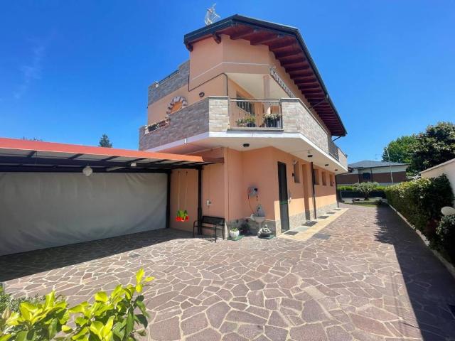Villa in vendita a Villa Cortese MI