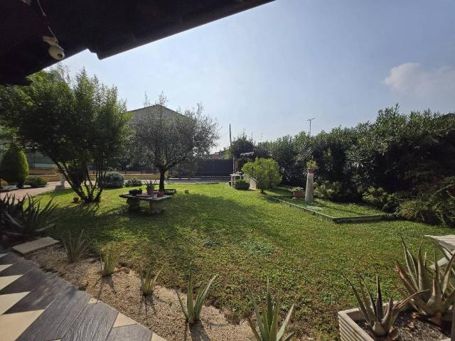 Villa in vendita a Villa Carcina BS
