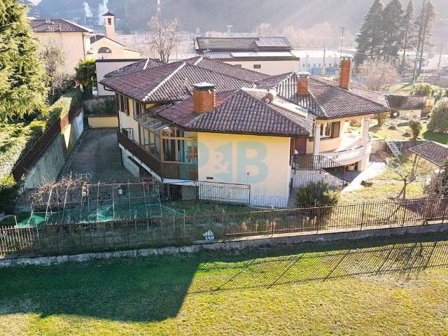Villa in vendita a Villa Carcina BS