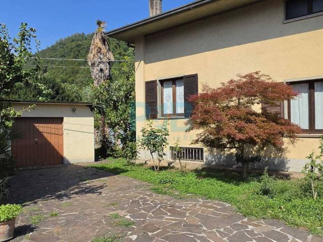 Villa in vendita a Villa Carcina BS