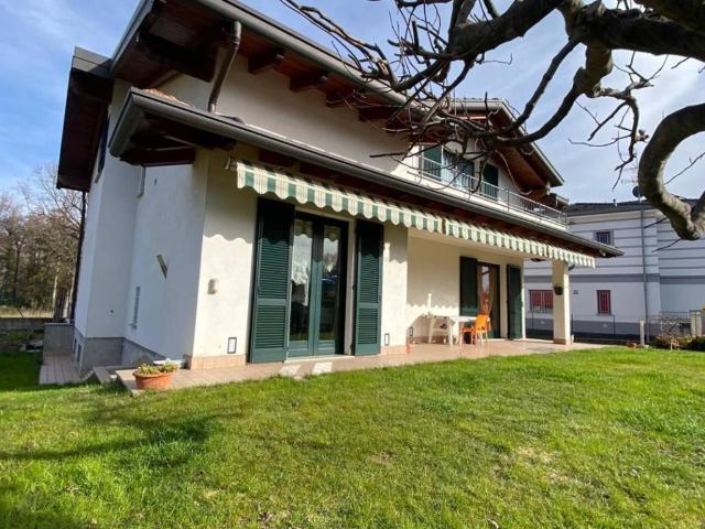 Villa in vendita a Villa Guardia CO