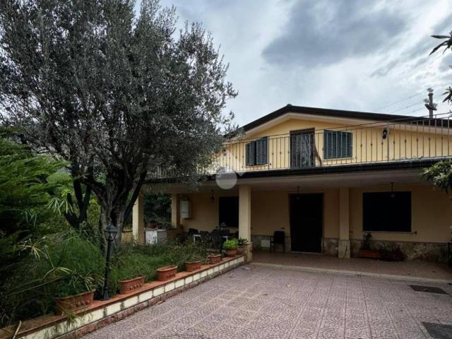 Villa in vendita a Villa Santa Lucia FR