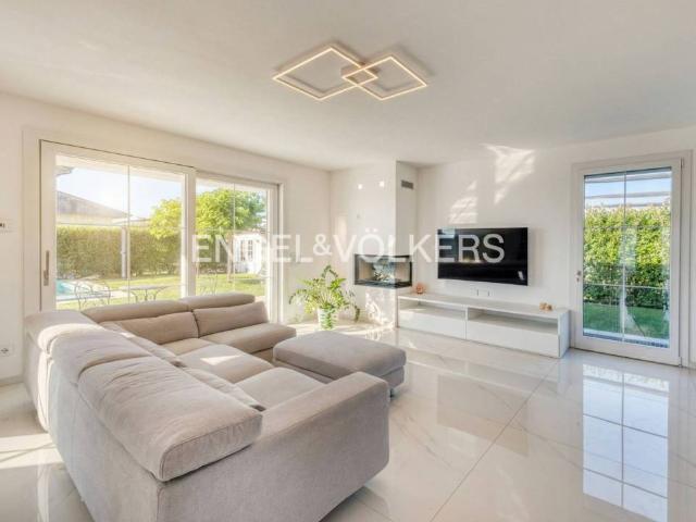 Villa in vendita a Villafranca di Verona VR