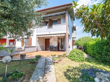 Villa in vendita a Villafranca di Verona VR