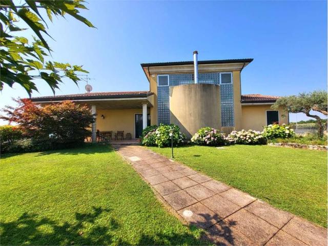 Villa in vendita a Villafranca di Verona VR
