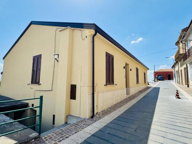 Villa in vendita a Villanova del Battista