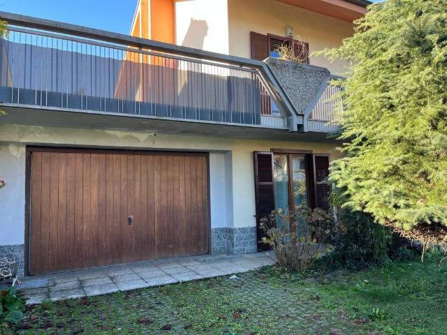 Villa in vendita a Villasanta MB