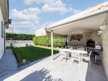 Villa in vendita a Villasanta MB