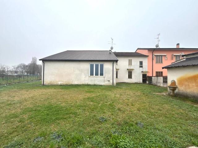 Villa in vendita a Villimpenta MN
