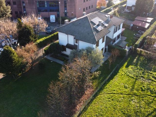 Villa in vendita a Vimercate MB