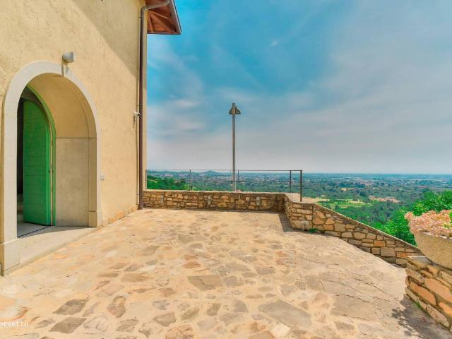 Villa in vendita a Vimercate MB