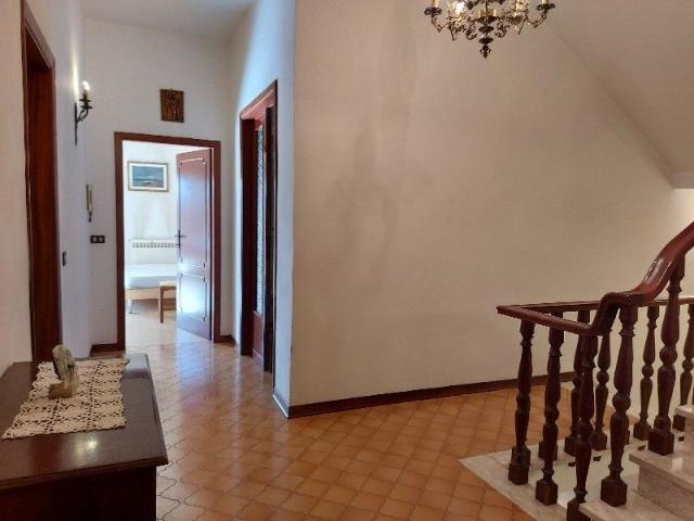 VILLA in VENDITA a VINCI Sovigliana di 10 vani