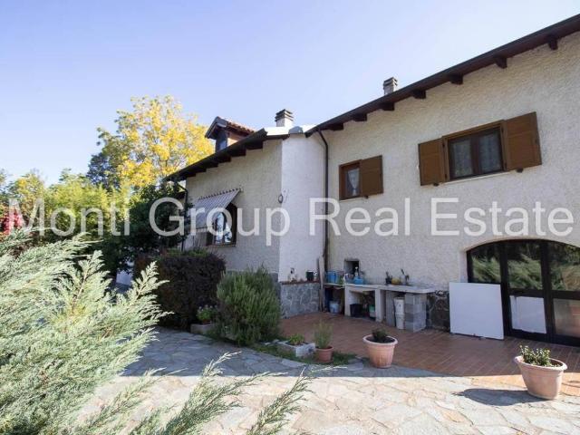 Villa in vendita a Visone AL