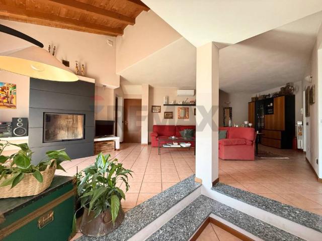 Villa in vendita a Vistarino PV