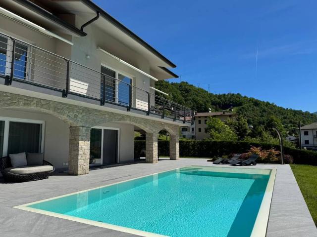 Villa in vendita a Zogno BG