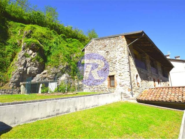 Villa in vendita a Zogno BG