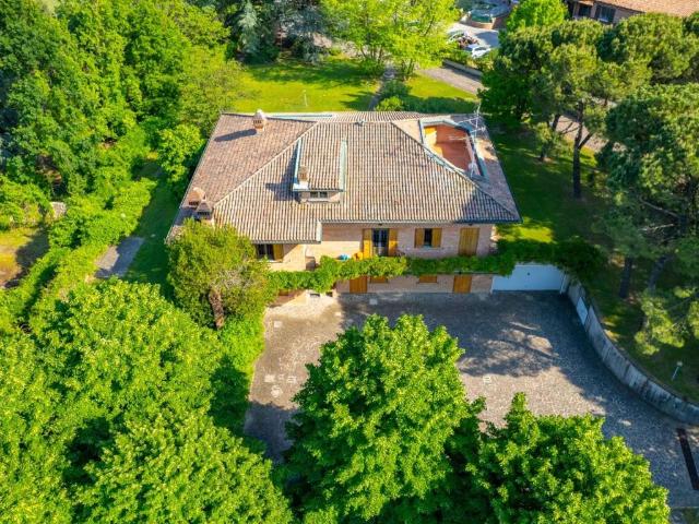 Villa in vendita a Zola Predosa BO