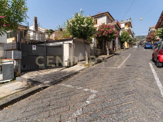 Villa in vendita a Zafferana Etnea CT