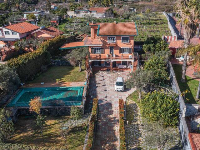 Villa in vendita a Zafferana Etnea CT
