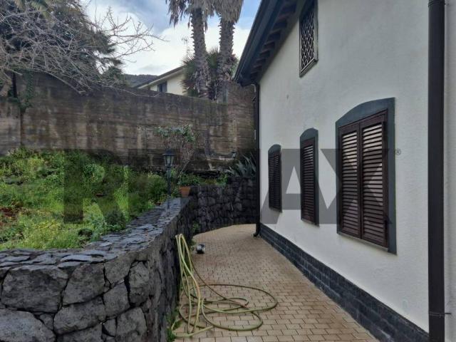 Villa in vendita a Zafferana Etnea CT