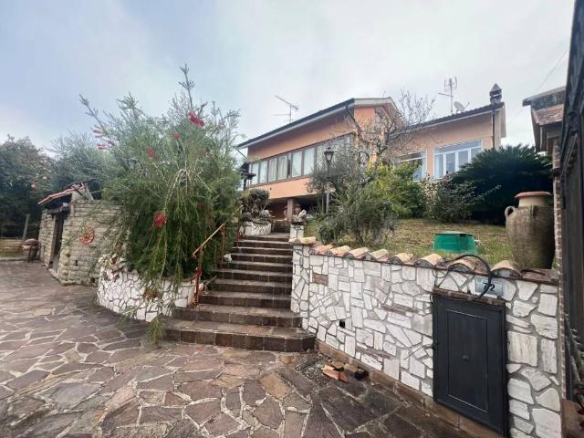 Villa in vendita a Zagarolo RM