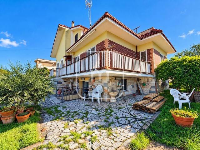 Villa in vendita a Zagarolo RM