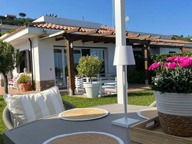 Villa in vendita a Zambrone VV