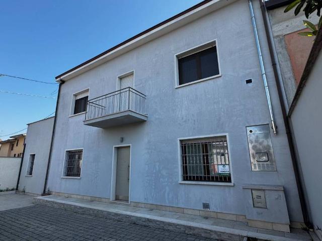 Villa in vendita a Zevio VR