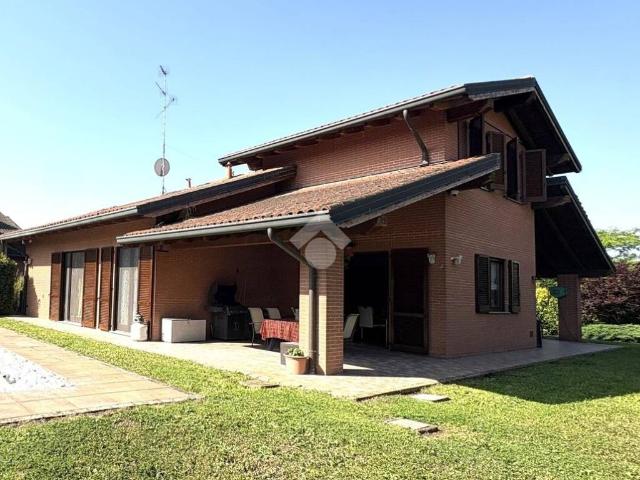 Villa in vendita a Zeccone PV