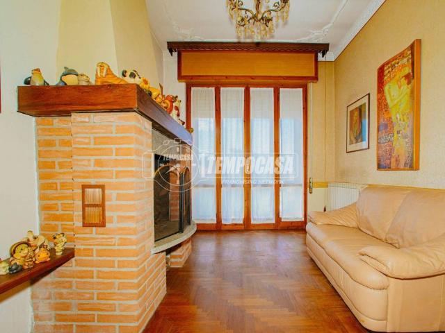 Villa in vendita a Zeme PV