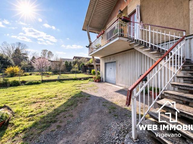 Villa in vendita a Zeme PV