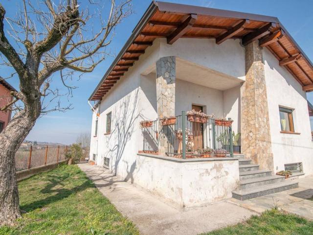 Villa in vendita a Zenevredo PV