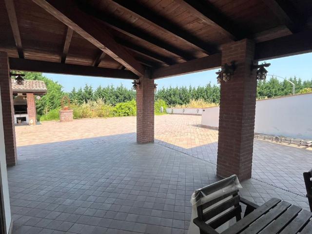 Villa in vendita a Ziano Piacentino