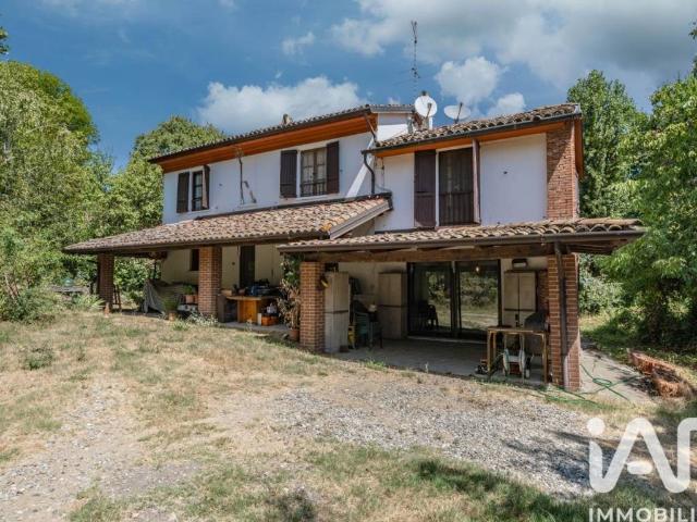 Villa in vendita a Ziano Piacentino PC