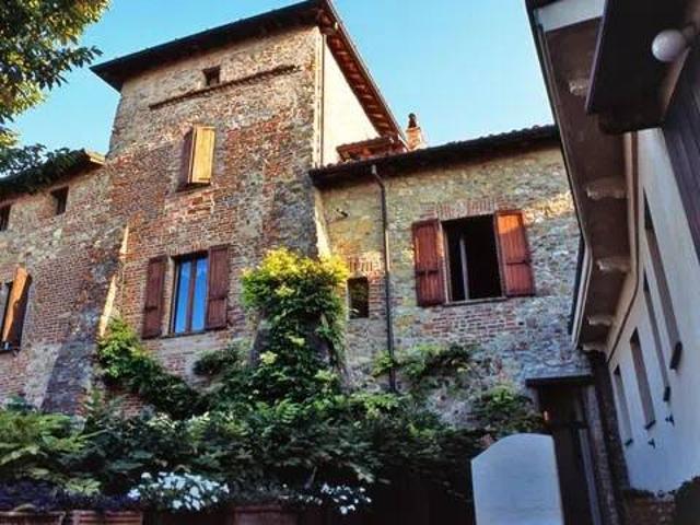 Villa in vendita a Ziano Piacentino PC