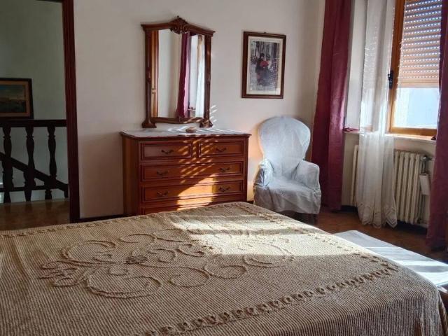 Villa in vendita a Ziano Piacentino PC