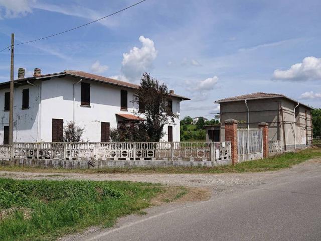 Villa in vendita a Ziano Piacentino PC