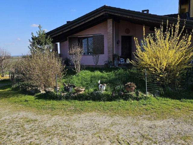 Villa in vendita a Ziano Piacentino PC