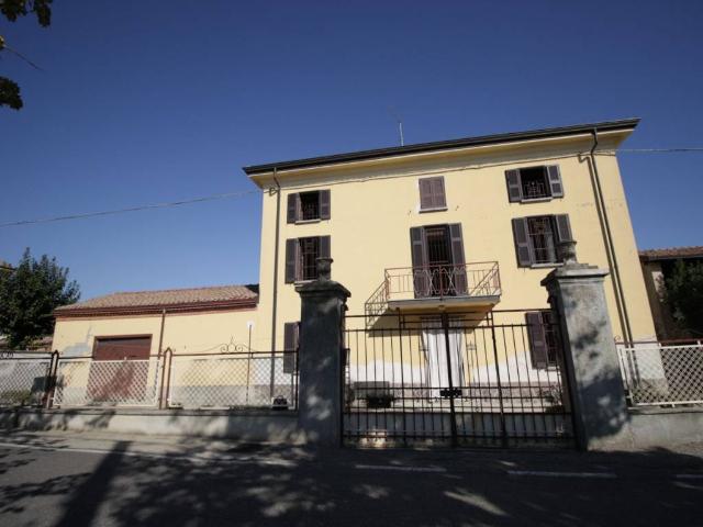 Villa in vendita a Ziano Piacentino PC