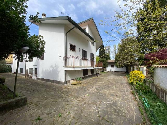 Villa in vendita a Zibido San Giacomo MI