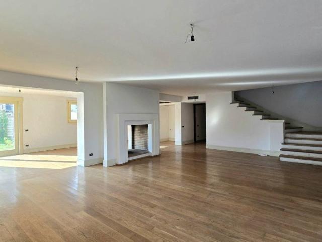 Villa in vendita a Zibido San Giacomo MI
