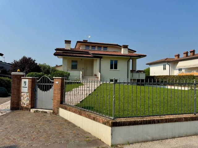 Villa in vendita a Zugliano VI