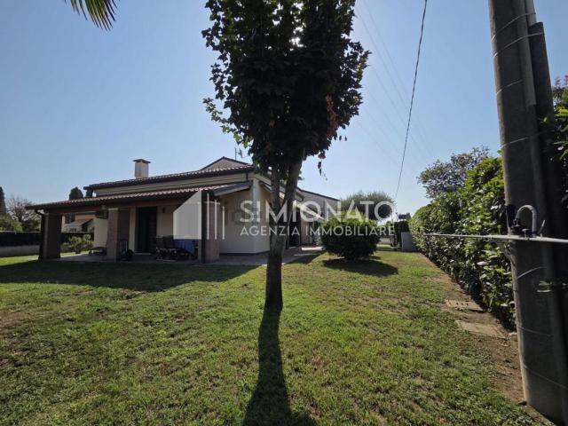 Villa in vendita di 140 m² in Via Esuli Giuliano Dalmati
