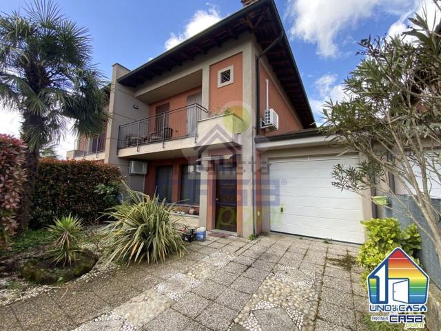 Villa in vendita di 144 m² in Via Dante Alighieri