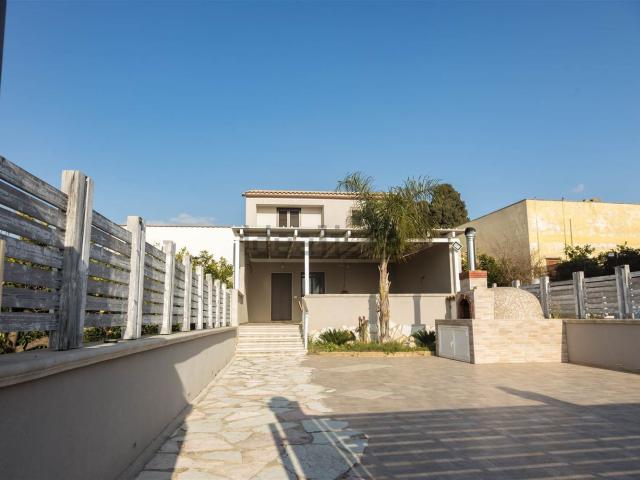 Villa in vendita di 144 m² in Via Emanuela, 30