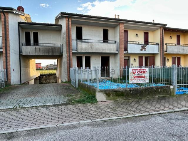 Villa in vendita di 144 m² in Via Fabrizio De Andrè