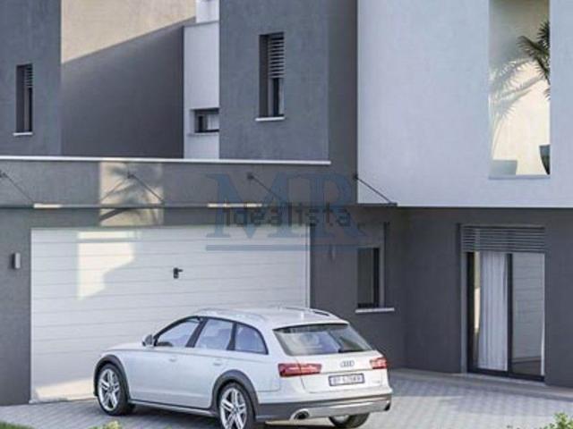 Villa in vendita di 150 m² in Via Savioli