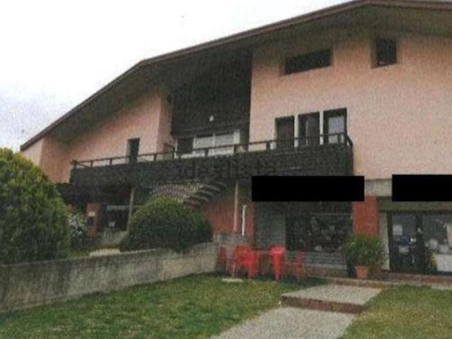 Villa in vendita di 156 m² in Via Giacomo Matteotti, 3