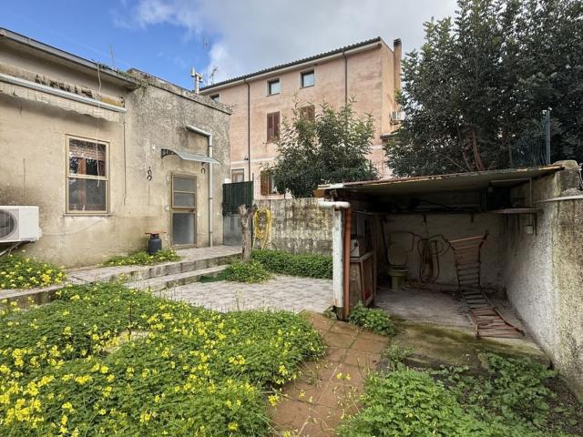 Villa in vendita di 158 m² in Via Francesco Cossiga, 128
